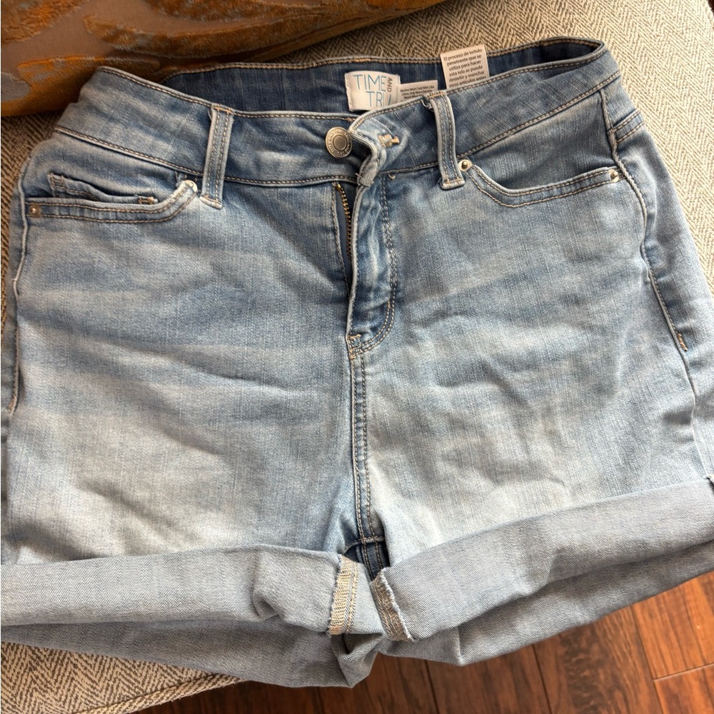 Time and Tru Women's Light Blue Denim Jean Shorts Size 2
